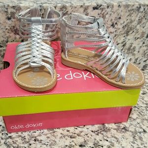Girls sandals size 5